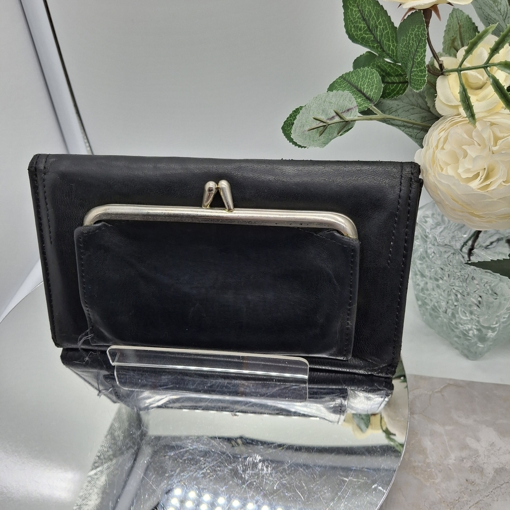 Princess Gardner Vintage Black Leather Wallet Clutch with Kisslock Design 7.5x4